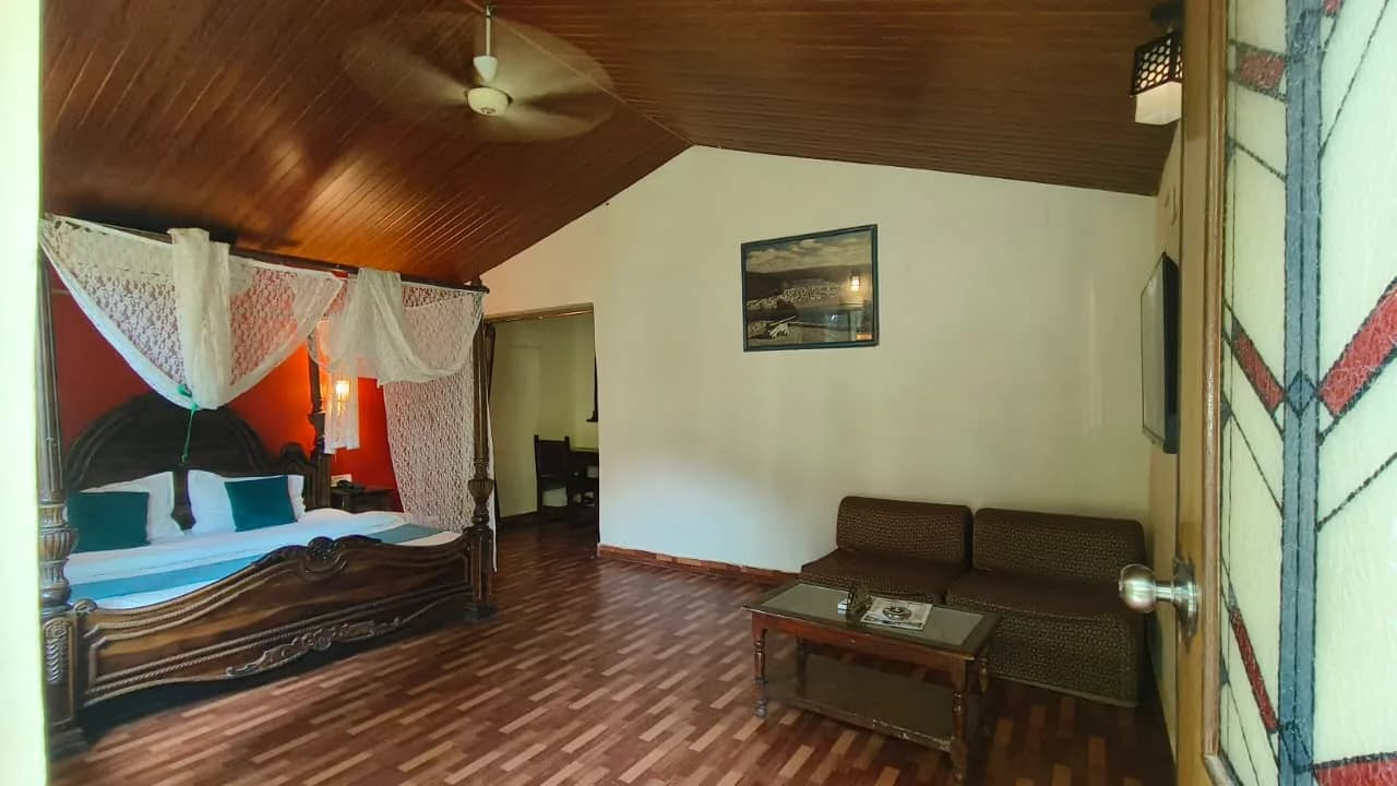 Delux Room cover